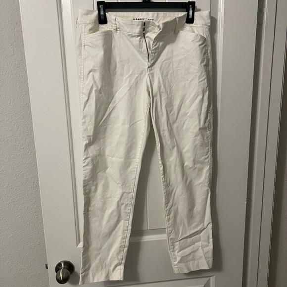 Old Navy White Capris - Picture 1 of 3